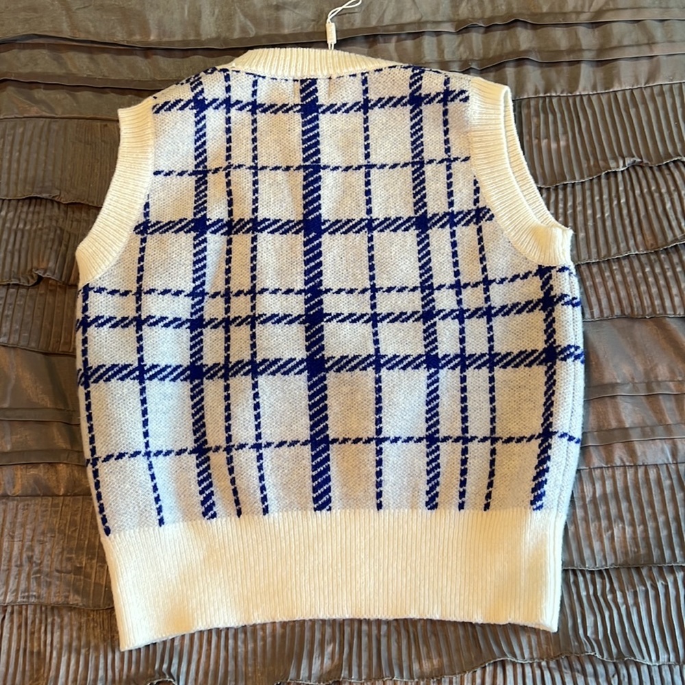 Fashion cardigan and tank sweater set - Picture 4 of 8